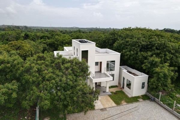 Luxury 4 Bedroom Villa + DSQ For Sale - Kuruwitu, Vipingo, Mombasa